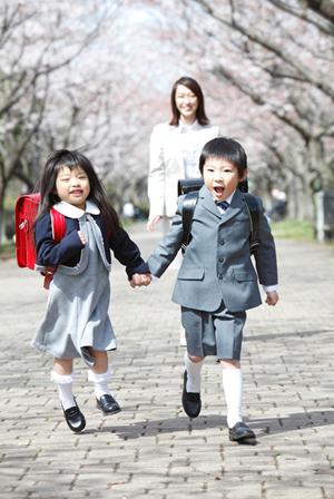 横浜駅周辺のおすすめ英会話教室！効果的な学び方と体験レッスンの魅力を徹底解説